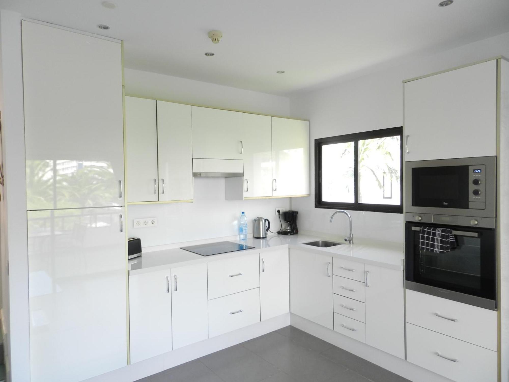1 Bed Los Cristianos Near The Bus Station Arona  Eksteriør bilde